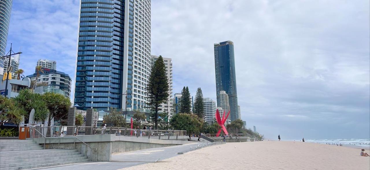 1 Bedroom And 1 Living Family Apartment *